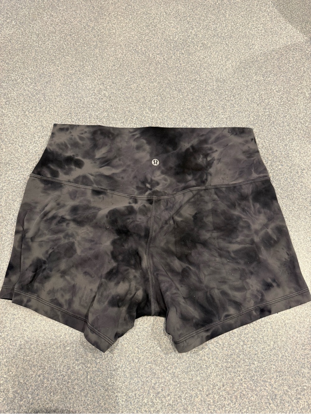Lululemon Sz 12 Women's Tie-Dye Black Workout Shorts - Picture 3 of 5